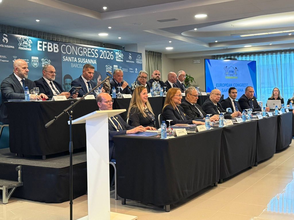 Tryeza e kryesisë dhe foltorja në Kongresin EFBB 2026.